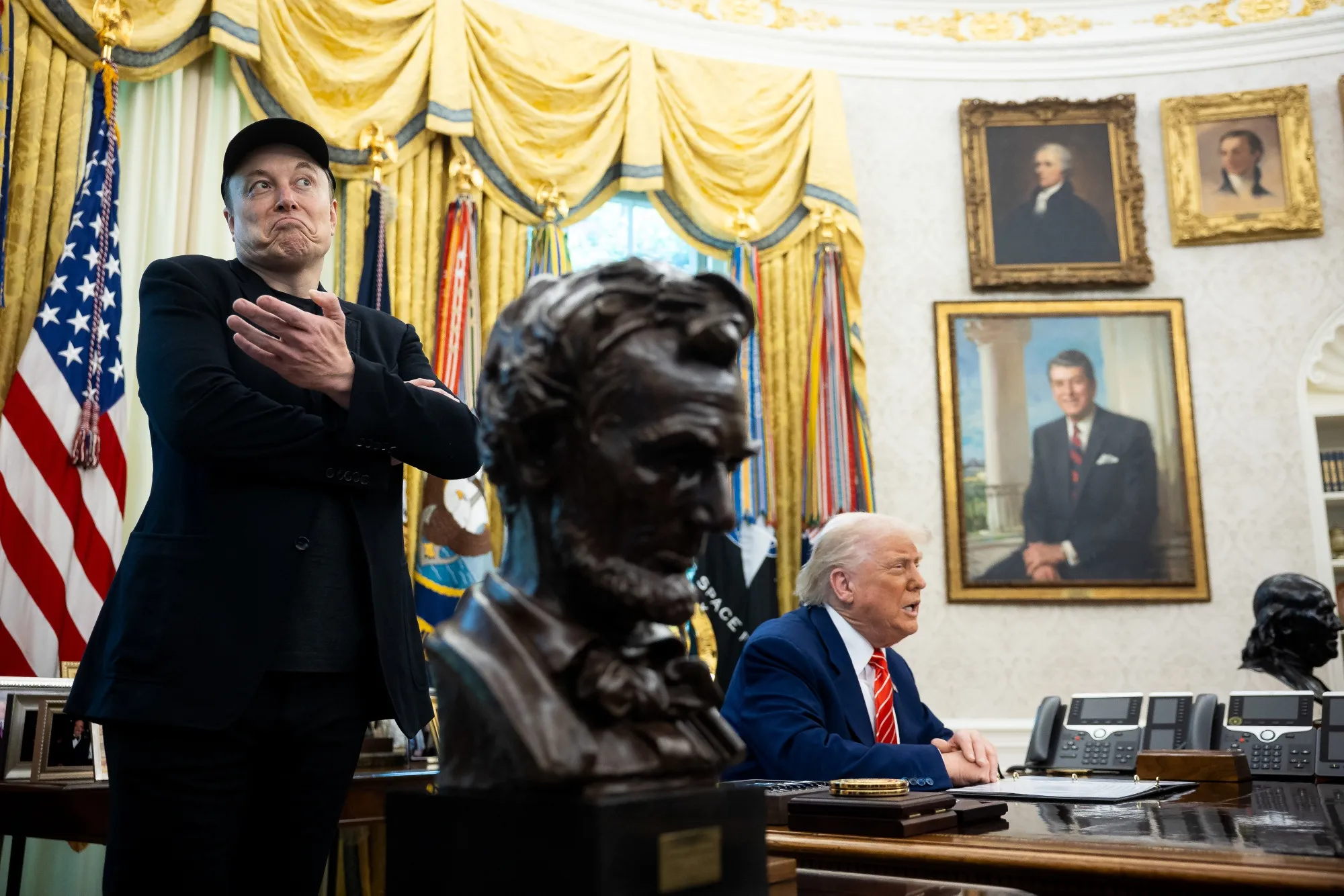 Elon Musk tố ông Trump “bội bạc”, nói “không có tôi, Trump đã thua bầu cử”